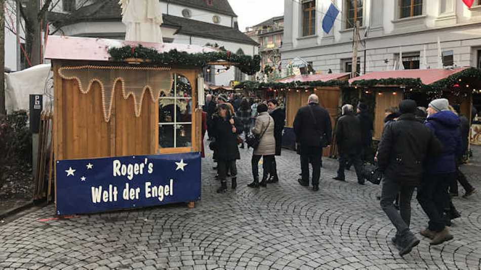 On a recent visit to a Christmas market in Lucerne, I noticed this. It translates to 'Roger's world of Angels' which I thought was quite lovely!